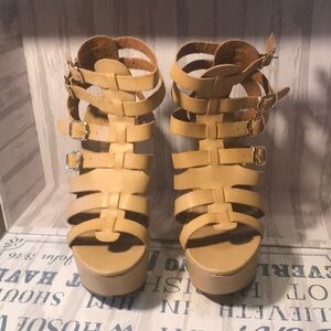 LEILA STONE Shoes Wedges Tan Size 7.5